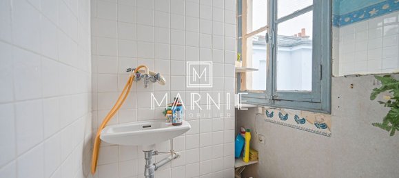 Studio in Paris, France No. 162097 7