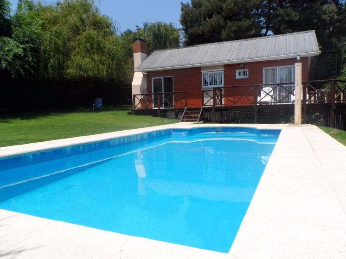 Casa de 2 dormitorios en General Pueyrredón, Argentina No. 12250