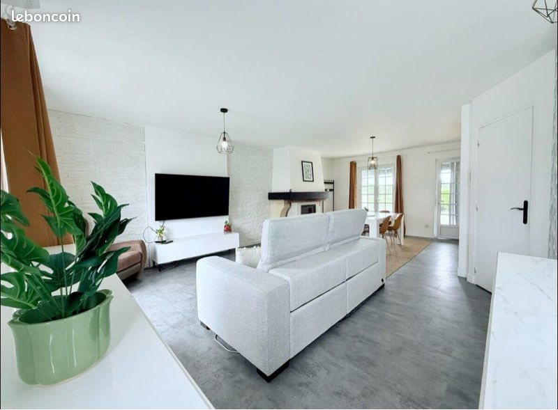 4 bedrooms House in Charente-Maritime, France No. 296067