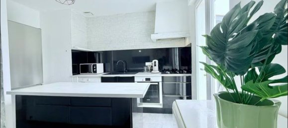 4 bedrooms House in Charente-Maritime, France No. 296067 3