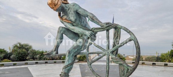 4 bedrooms Villa in Forte dei Marmi, Italy No. 194188 18