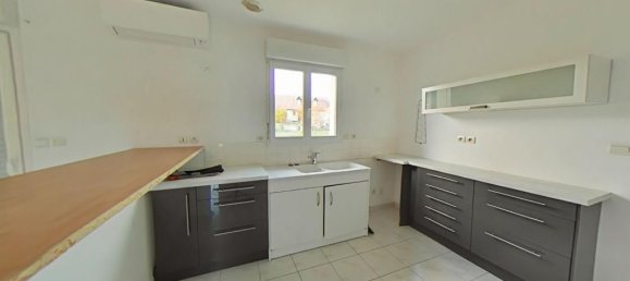 Casa de 3 dormitorios en Loches, France No. 160872 2