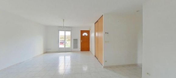 Casa de 3 dormitorios en Loches, France No. 160872 10