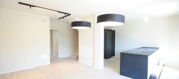 6 bedrooms Villa in Turin, Italy No. 121598 10