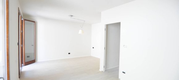 6 bedrooms Villa in Turin, Italy No. 121598 21