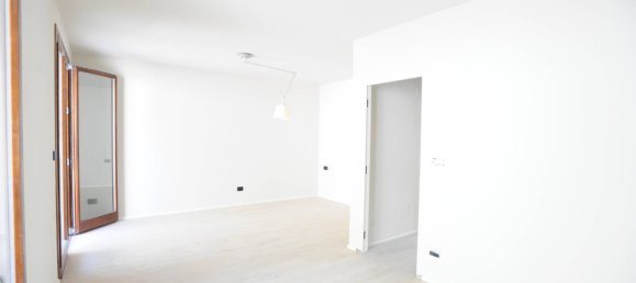 6 bedrooms Villa in Turin, Italy No. 121598 20