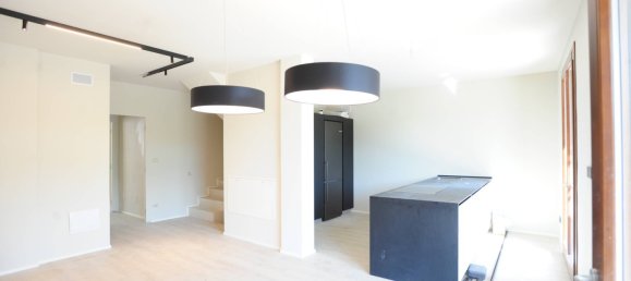 6 bedrooms Villa in Turin, Italy No. 121598 9