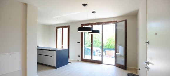 6 bedrooms Villa in Turin, Italy No. 121598 15