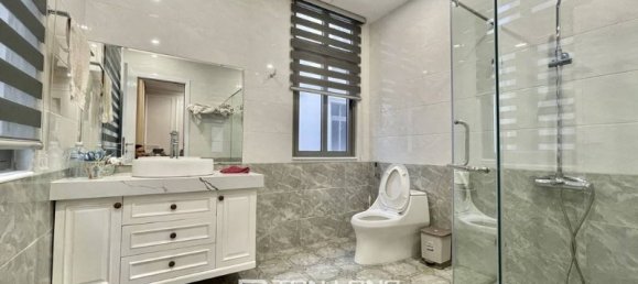 5 bedrooms House in Long Bien, Vietnam No. 688 13