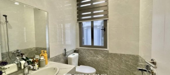 5 bedrooms House in Long Bien, Vietnam No. 688 12