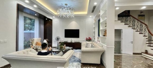 5 bedrooms House in Long Bien, Vietnam No. 688 2