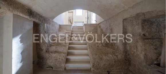 6 bedrooms House in Lecce, Italy No. 68616 6