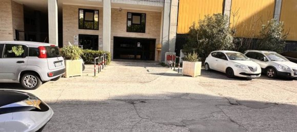 Гараж 5м² в Бари, Италия № 177755 3