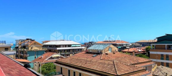 2-Zimmer Penthouse in Pescara, Italy, Nr. 17934 9