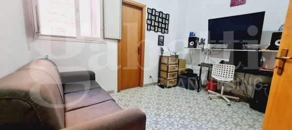 4 rooms Apartment in Palermo, Italy No. 324946 2