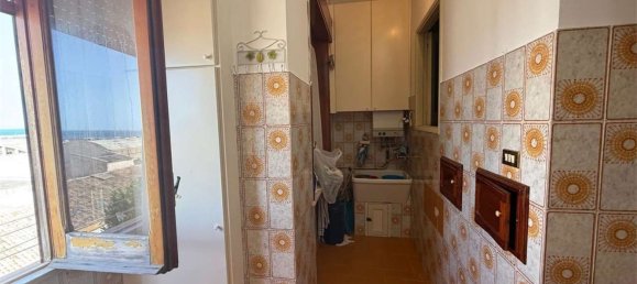 Квартира с 4 комнатами в Марсала, Италия № 290355 2