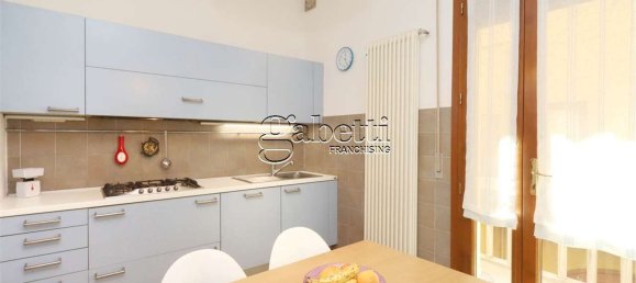 5 bedrooms Apartment in Ferrara, Italy No. 359022 11
