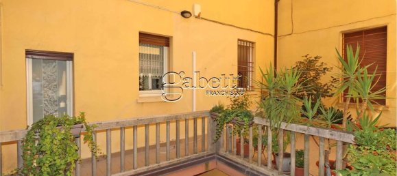 5 bedrooms Apartment in Ferrara, Italy No. 359022 13