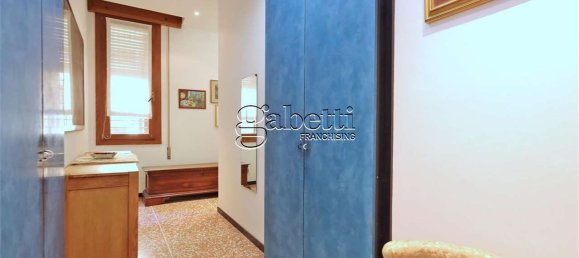 5 bedrooms Apartment in Ferrara, Italy No. 359022 6