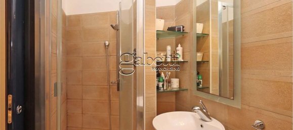 5 bedrooms Apartment in Ferrara, Italy No. 359022 23