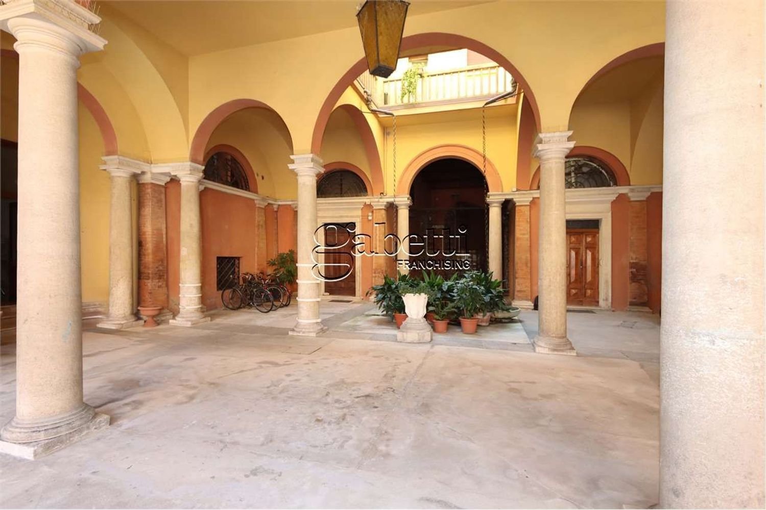 5 bedrooms Apartment in Ferrara, Italy No. 359022