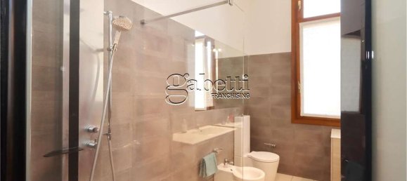 5 bedrooms Apartment in Ferrara, Italy No. 359022 18