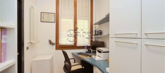 5 bedrooms Apartment in Ferrara, Italy No. 359022 21