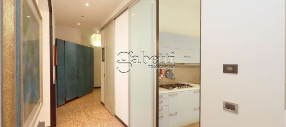 5 bedrooms Apartment in Ferrara, Italy No. 359022 10