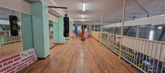 Propiedad comercial en Trani, Italy 493 m² No. 53361 23