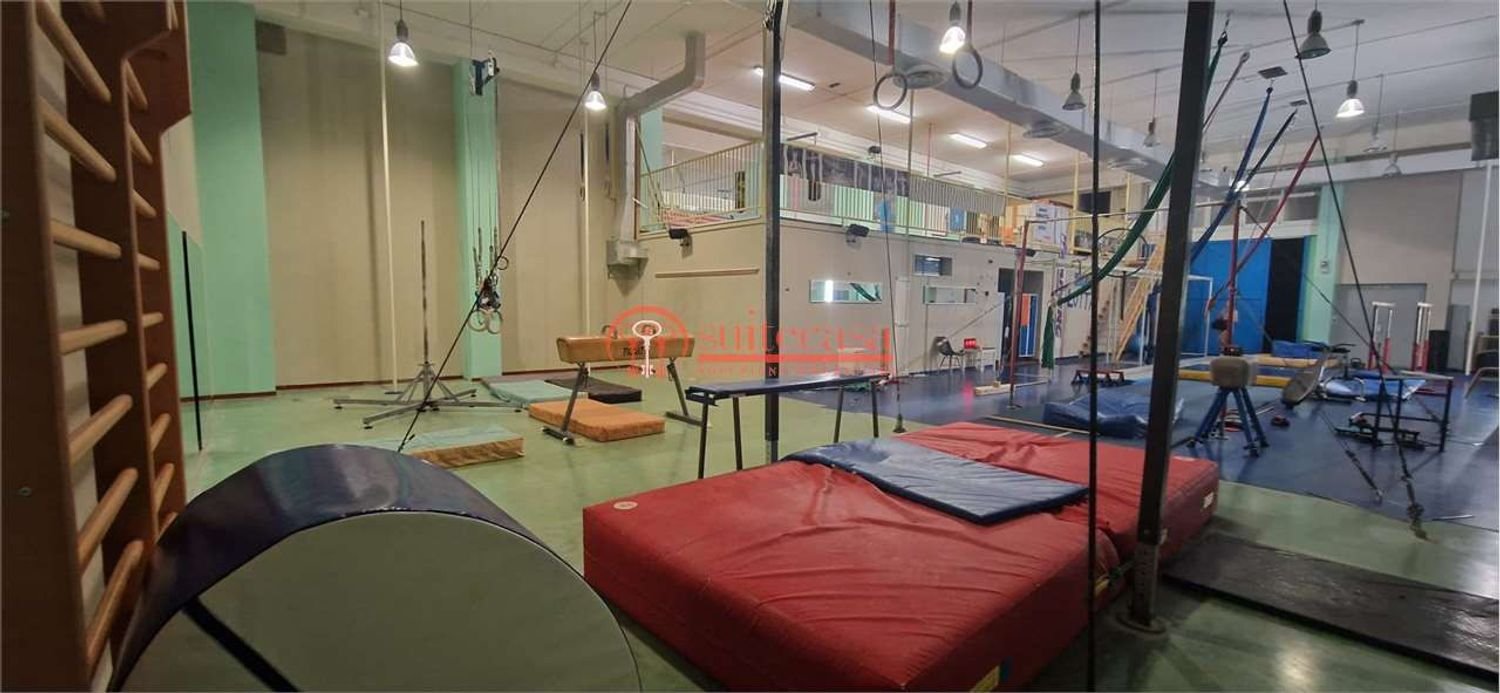 Propiedad comercial en Trani, Italy 493 m² No. 53361