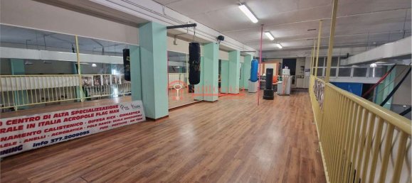 Propiedad comercial en Trani, Italy 493 m² No. 53361 19