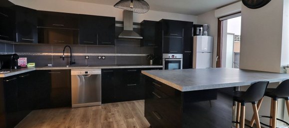 Квартира с 3 спальнями в Сержи, Франция № 294922 3