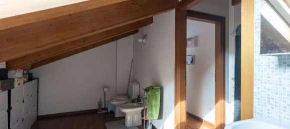 Ático de 3 dormitorios en Sulbiate, Italy No. 364326 24