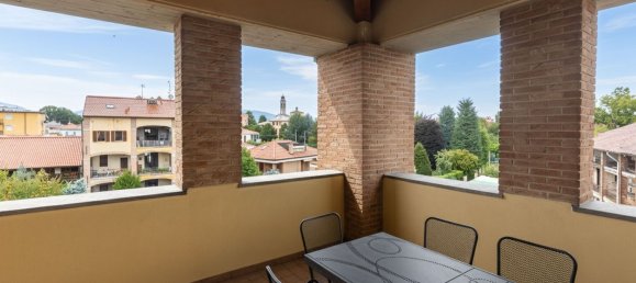 Ático de 3 dormitorios en Sulbiate, Italy No. 364326 3