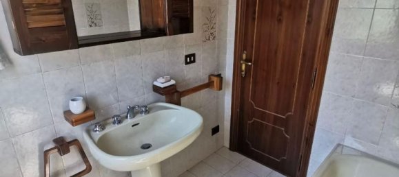 3 rooms Apartment in Arezzo, Italy No. 299707 9