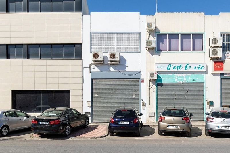 155m² Commercial property in Albolote, Spain No. 228366