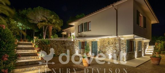 8 rooms Villa in Capoliveri, Italy No. 114052 10