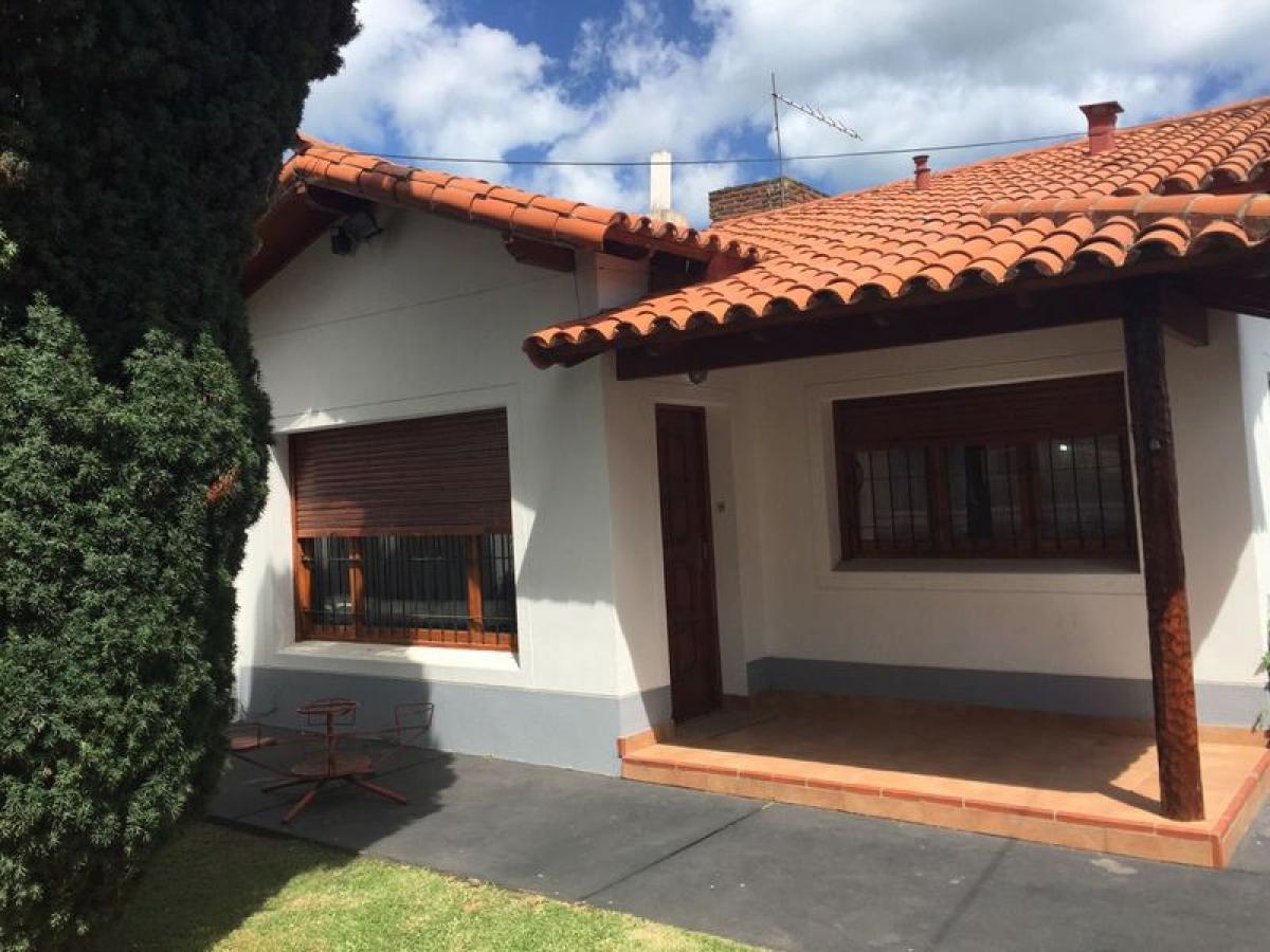 Casa de 3 dormitorios en Mar del Plata, Argentina No. 88319