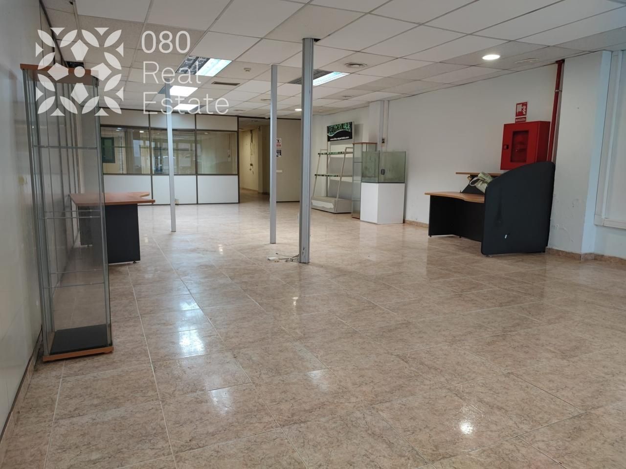 225m² Commercial property in Horta-Guinardo, Spain No. 79080