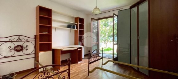 Квартира с 5 комнатами в Аквавива Пичена, Италия № 66351 9