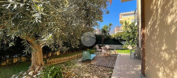 Квартира с 5 комнатами в Аквавива Пичена, Италия № 66351 17