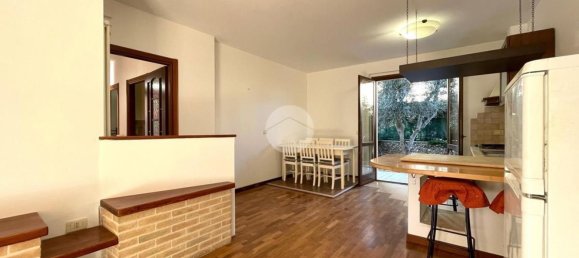 Квартира с 5 комнатами в Аквавива Пичена, Италия № 66351 3