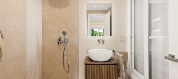 4 bedrooms Apartment in Estepona, Spain No. 3026 2