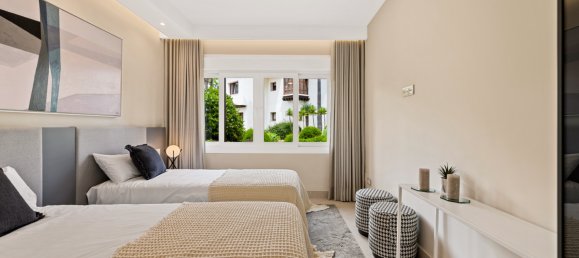 4 bedrooms Apartment in Estepona, Spain No. 3026 4