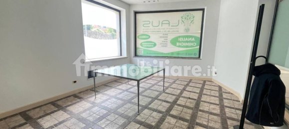 Propiedad comercial de 2 habitaciónes en Sarnico, Italy No. 262559 2