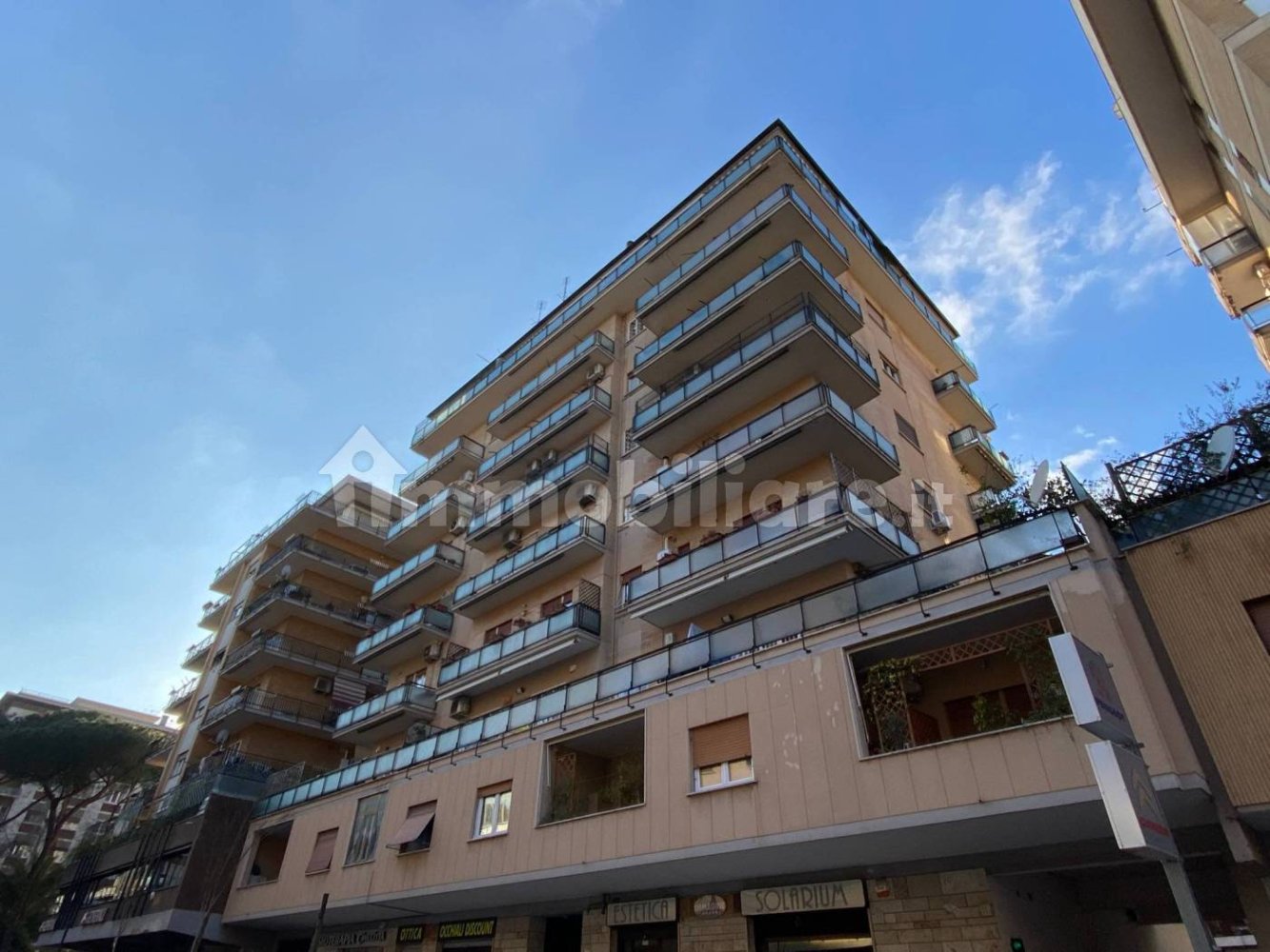 2 Schlafzimmer Wohnung in Rome, Italy, Nr. 201115