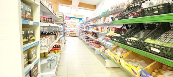 Gewerbliche Immobilie in Arteixo, Spain 200m², Nr. 57141 7