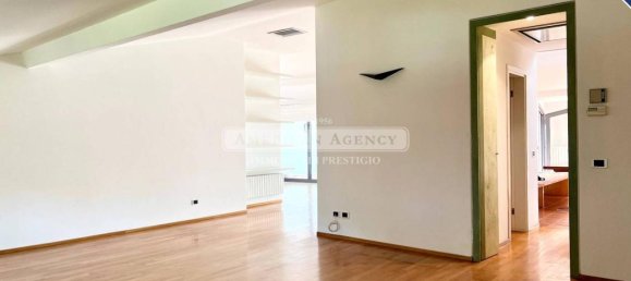 9 rooms Apartment in Florence, Italy No. 34717 24