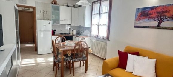 2 bedrooms Apartment in Quattro Castella, Italy No. 330214 2