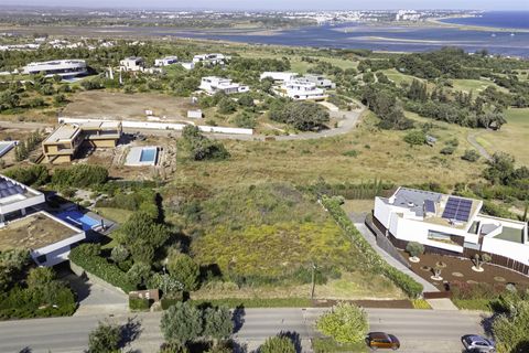 4 bedrooms Land in Lagos, Portugal No. 272326